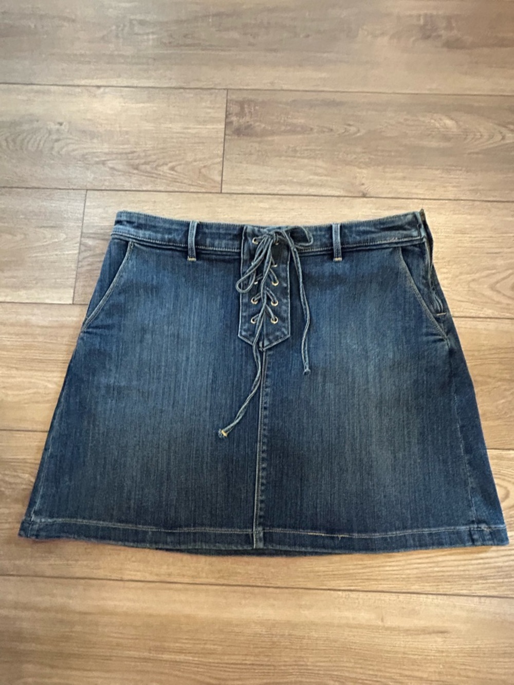 Vince Camuto Denim Lace Up Front Mini Skirt Size 14